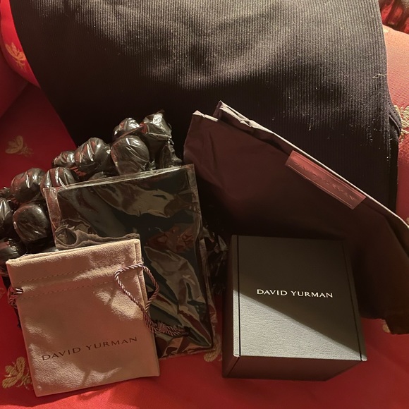 David Yurman gift wrapping set. Very nice ring or earrings gift wrapping set . - Picture 5 of 6